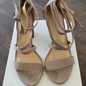 Lauren Conrad Heeled Sandal sz 10 wide width